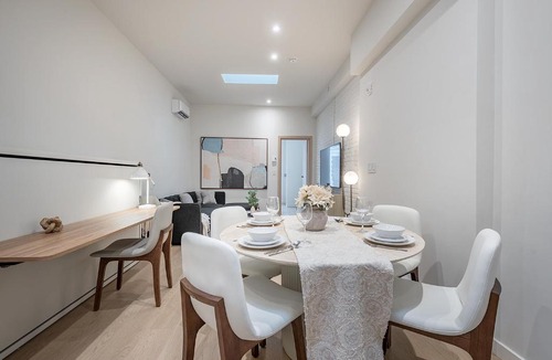 Downtown Montreal Apartment | Downtown Core - Ultra Modern 1 Bedroom Apartment