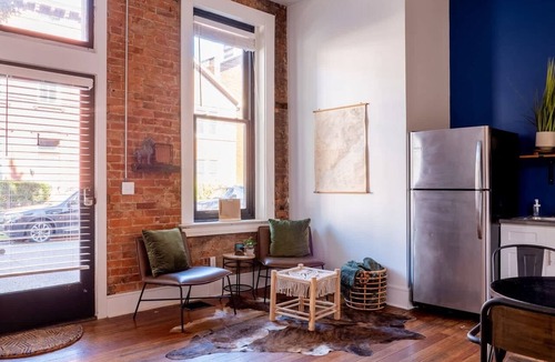 Covington Apartment | Downtown Covington—Near Shopping, Bars, Cincinnati