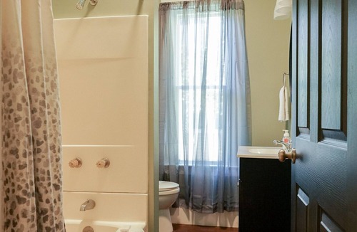 Somerset House | Downtown Delight 209