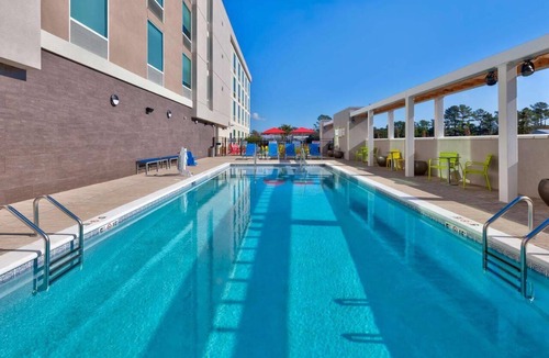 Wilmington Hotel | Downtown Delight! Onsite Pool, Pets Allowed, Parking, Near Mayfaire Towncenter!