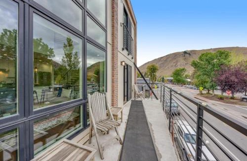 Jackson Apartment | Downtown Delight