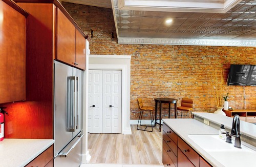 Muncie Apartment | 'downtown Delight' w/Patio! 1 Mi to Ball State