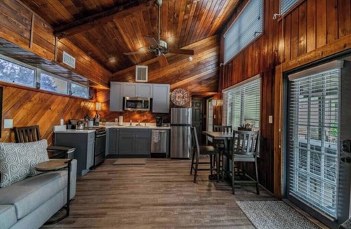 Dunedin House | Downtown Dunedin B&B/Sleeps 12! Private Pool, Easy Walk to Downtown!