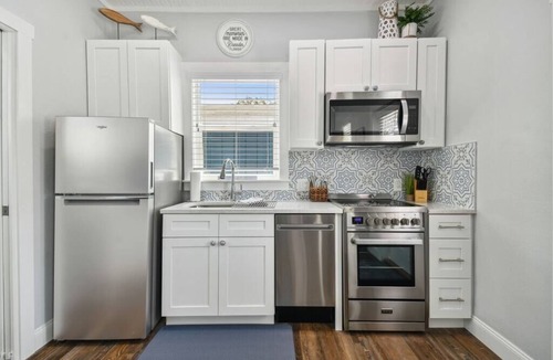 Dunedin House | Downtown Dunedin Hideaway/Easy Walk to Downtown!