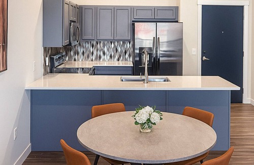 Downtown Eau Claire Apartment | Downtown Eau Claire 1BR on S Barstow