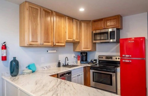 Indianapolis House | Downtown Escape, Cozy & Private