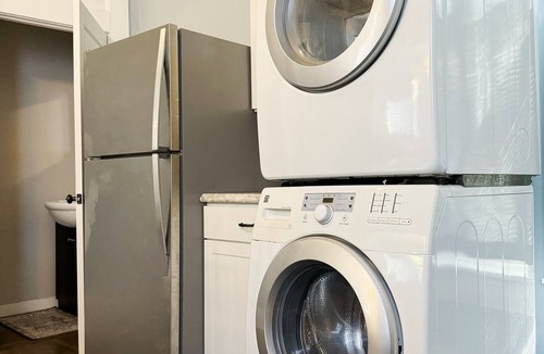 Evansville Apartment | Downtown EVV 2BR- 1.5BA Apt- Chandler A
