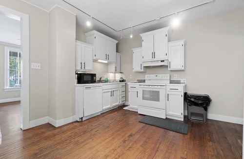 West Central House | Downtown Fort Wayne Home | Walkable Location, Sleeps 7