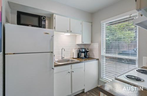 Clarksville Apartment | Downtown Free Parking Fully Equipped Kitchen
