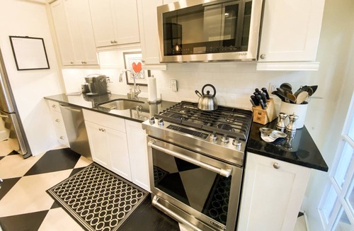 Historic District House | Downtown Gem! Stay in a Historic Carriage House Steps from Main Street, City Dock & USNA