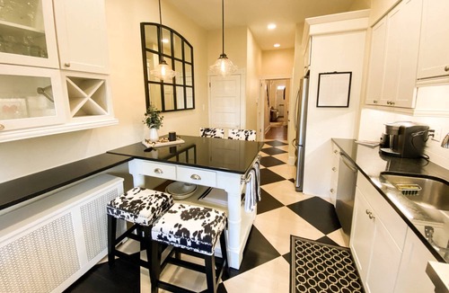 Historic District House | Downtown Gem! Stay in a Historic Carriage House Steps from Main Street, City Dock & USNA