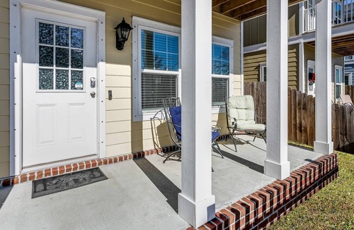 Downtown House | Downtown Getaway With Off Street Parking -Close To All Things Pensacola -Free WiFi