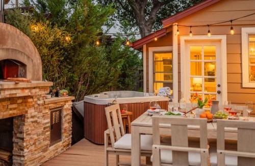 Healdsburg House | Downtown Healdsburg Plaza Charmer Hot Tub