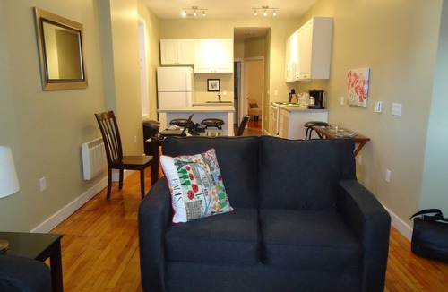 Queens Square Apartment | Downtown Heritage Gem close to beach and convention center