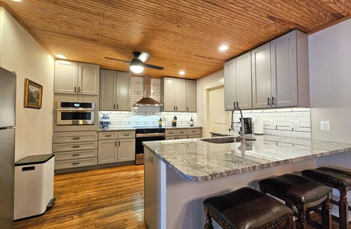 New Bern Apartment | Downtown Historic New Bern Apartment Next door to Birthplace of Pepsi