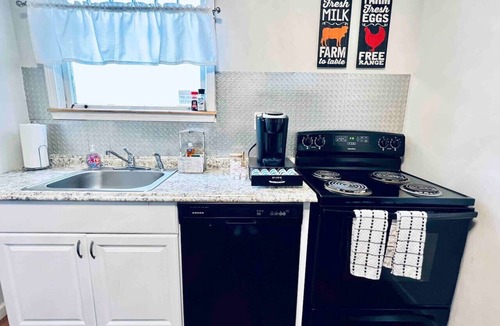 Clifton House | Downtown Home/10 Beds/Free Parking