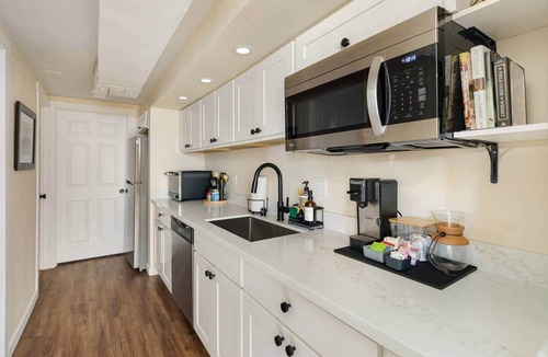 New Tacoma Apartment | Downtown Home, Near Waterfront, Central AC, Spacious