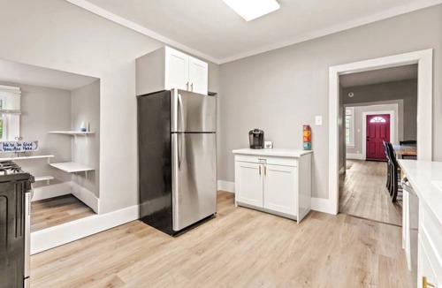 West Central House | Downtown home next to park! 2 bedrooms and 2 living rooms!