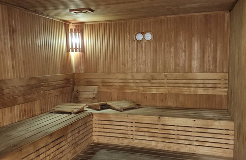 Taksim Apartment | Downtown İstanbul Taksim, family suit, pool, sauna gym internet Netflix