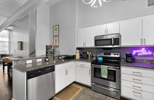 Wholesale District Apartment | Downtown Indy 2BR-Stadium, Convention - Arcade Games, Skywalk Access
