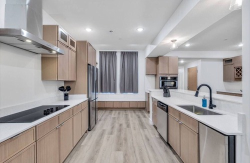 Mile Square Other | Downtown Indy-Entire Building-77 Guests