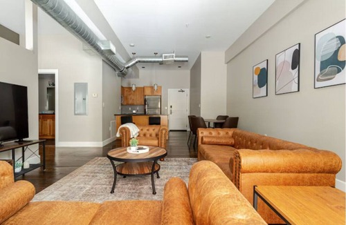 Wholesale District Apartment | Downtown Indy Luxury 1BR Perfect Central Location