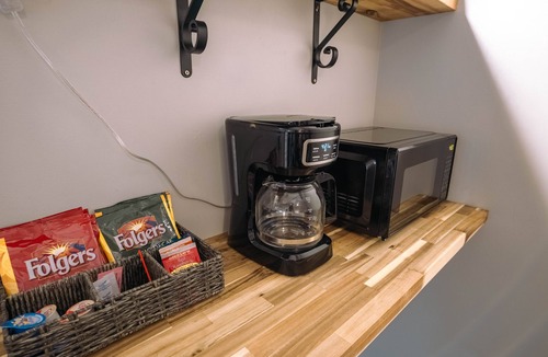 Downtown Lafayette Historic District Condo | Downtown Lafayette Queen Suite