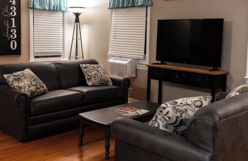Lancaster Apartment | Downtown Lancaster~”A Sweet Suite” New Listing!