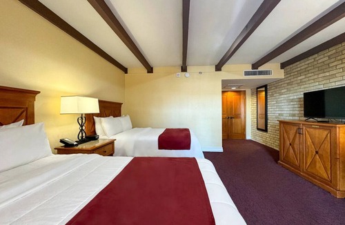 Western Division Hotel | Downtown Laredo | 3 Units w/Pool, Grill & Hot Tub