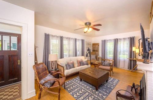 Appleton House | Downtown Lawrence University - Edge of Campus Perfect for Families
