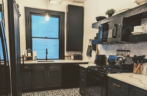 Franklin Apartment | Downtown Loft apartment! Cozy,modern but yet with historical charm!