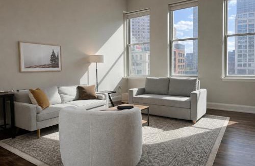 East Town Apartment | Downtown Luxe 2BR Loft Apt | Sleeps 8 | Walkable