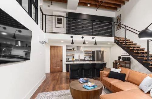 Grand Rapids Apartment | Downtown Luxe Historic Roots & Private Parking