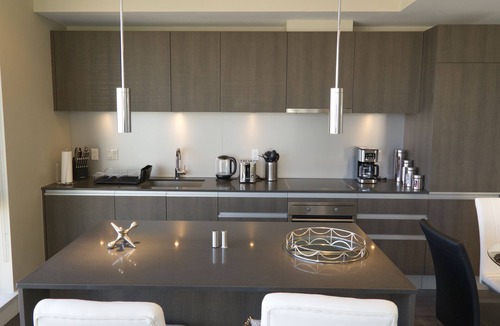 Victoria Park Apartment | Downtown Luxury Condo in Tallest Calgary Building 35 floor