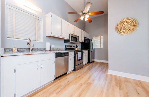 Macon House | Downtown Macon Duplex-Walk to Concerts, Food & Nightlife