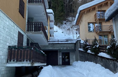 Valtellina Apartment | - Downtown Madesimo-