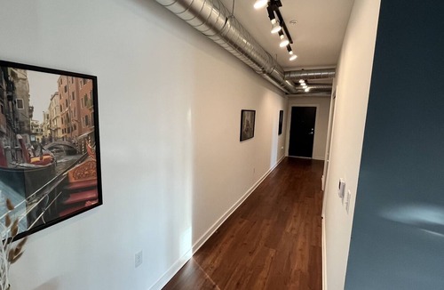 New Pathways Apartment | Downtown Memphis Loft! Walking distance from Beale street! Garage parking!
