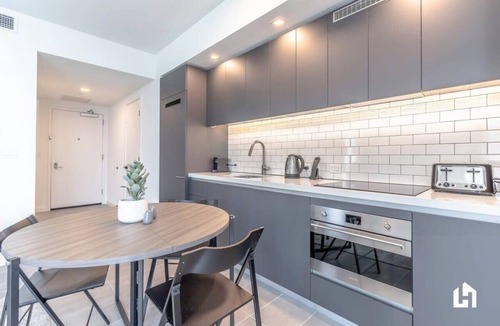 Downtown Miami Apartment | Downtown Miami Stay, Rooftop Pool and Views
