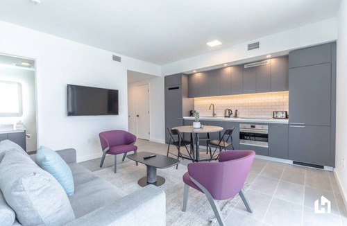 Downtown Miami Apartment | Downtown Miami Stay, Rooftop Pool and Views