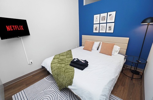Westown Hotel | Downtown Milwaukee 2BR – 5 Min Walk to RiverWalk