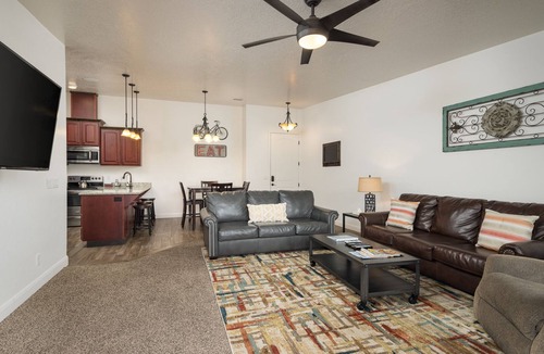 Moab Condo | Downtown Moab Near Attractions! Bike Storage - Pet Friendly - Easy Parking