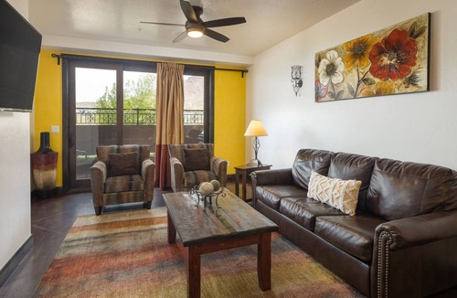 Moab Condo | Downtown Moab | Private Hot Tub | Bike Storage | Pet Friendly | Easy Parking