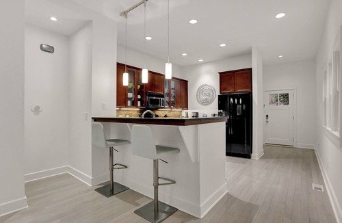 St. Joseph Historic Neighborhood House | Downtown Modern and Luxurious 3 BD/3.5 BA Townhouse
