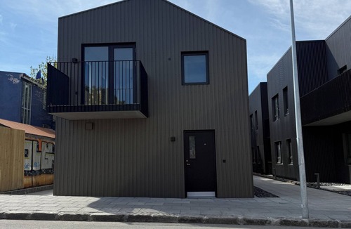 Vesturbær Apartment | Downtown Modern Luxury Apt 101 Everything Walking Distance