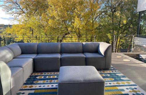 Riverside House | Downtown Modern With A View