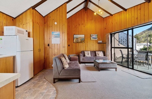 Mount Maunganui House | Downtown Mountview - Mt Maunganui Holiday Home