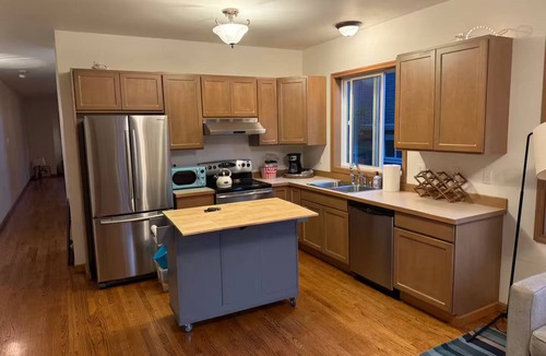 North Bend House | Downtown North Bend Basecamp Fall Getaway – Save 15%