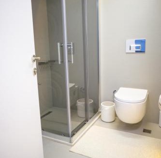 Antalya City Centre Apartment | Downtown Oasis - Spacious Modern 3-BR Flat near Beachpark