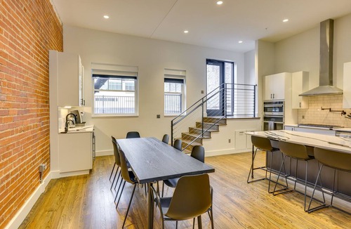 Downtown Omaha Condo | Downtown Omaha Getaway w/ Deck & Gas Grill!
