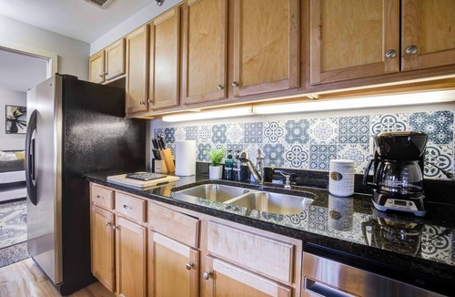 Printers Row Apartment | Downtown Penthouse #5 | Vintage +gym & balcony